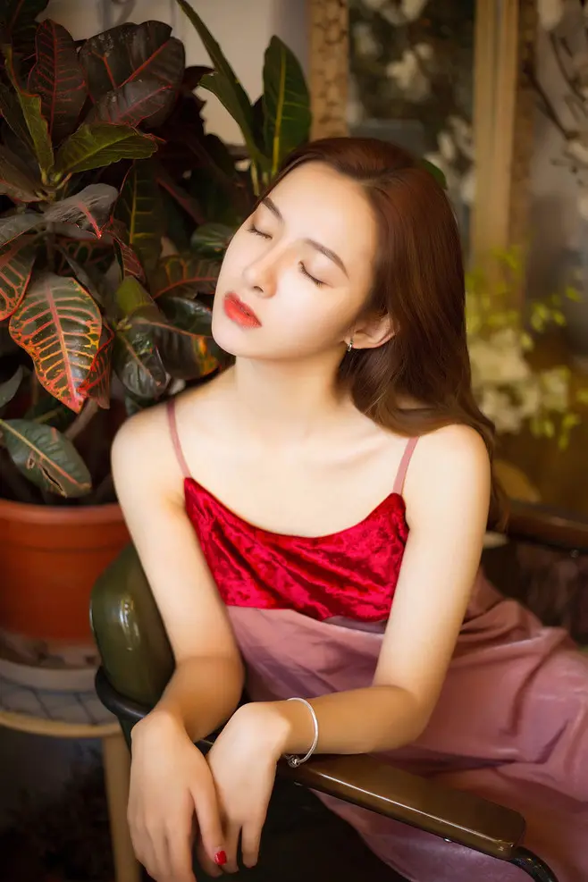 山南广州高端商务伴游晓雯
