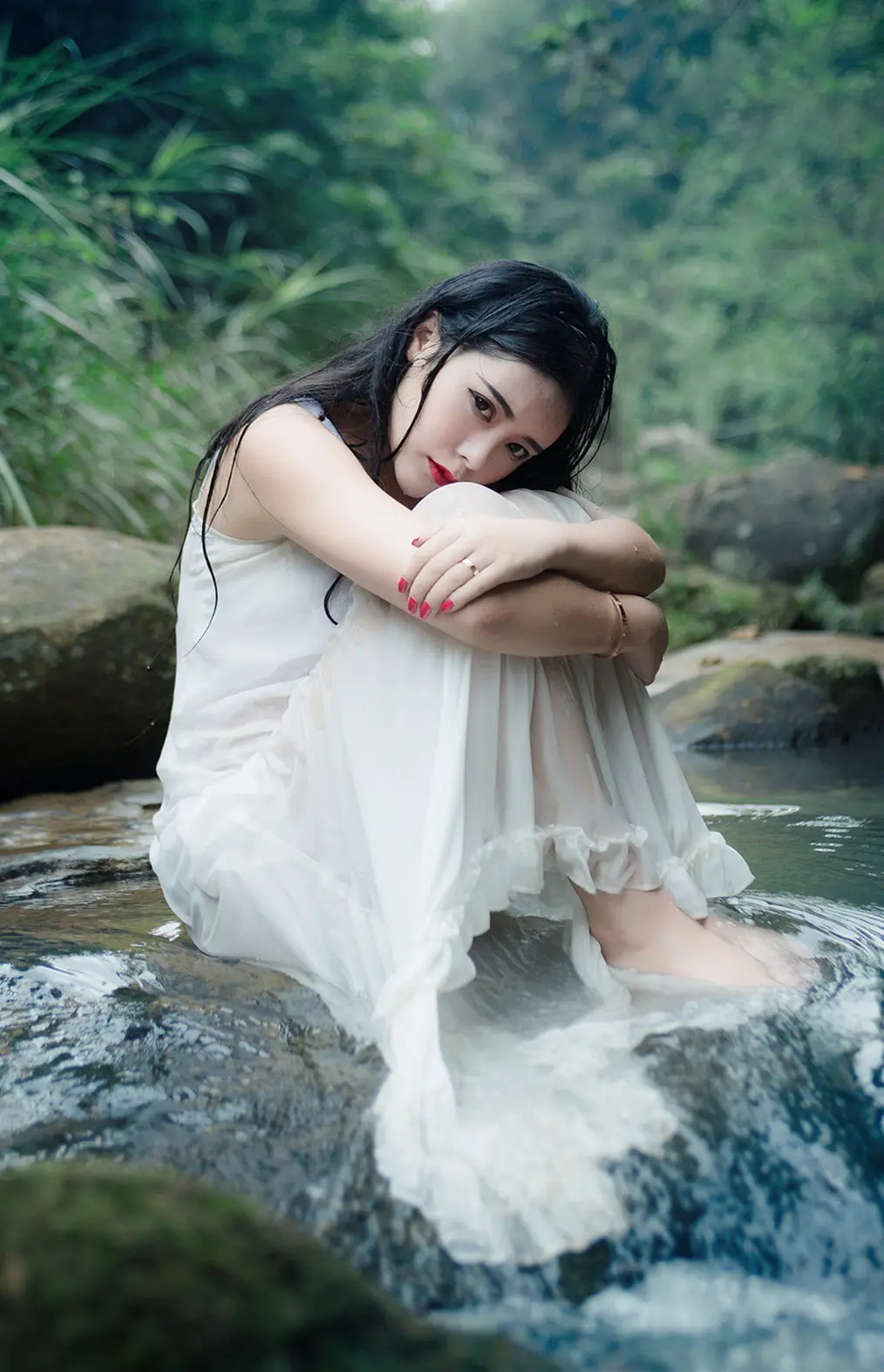 山南郑州高端私人伴游小野梨子