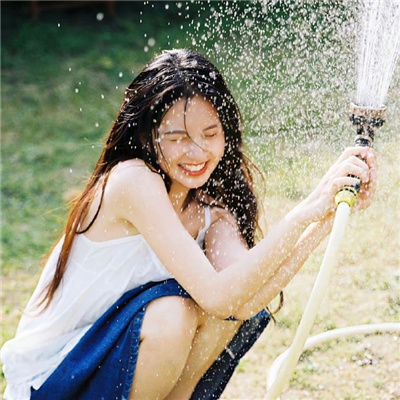 山南伴游女生方忆彤的资料